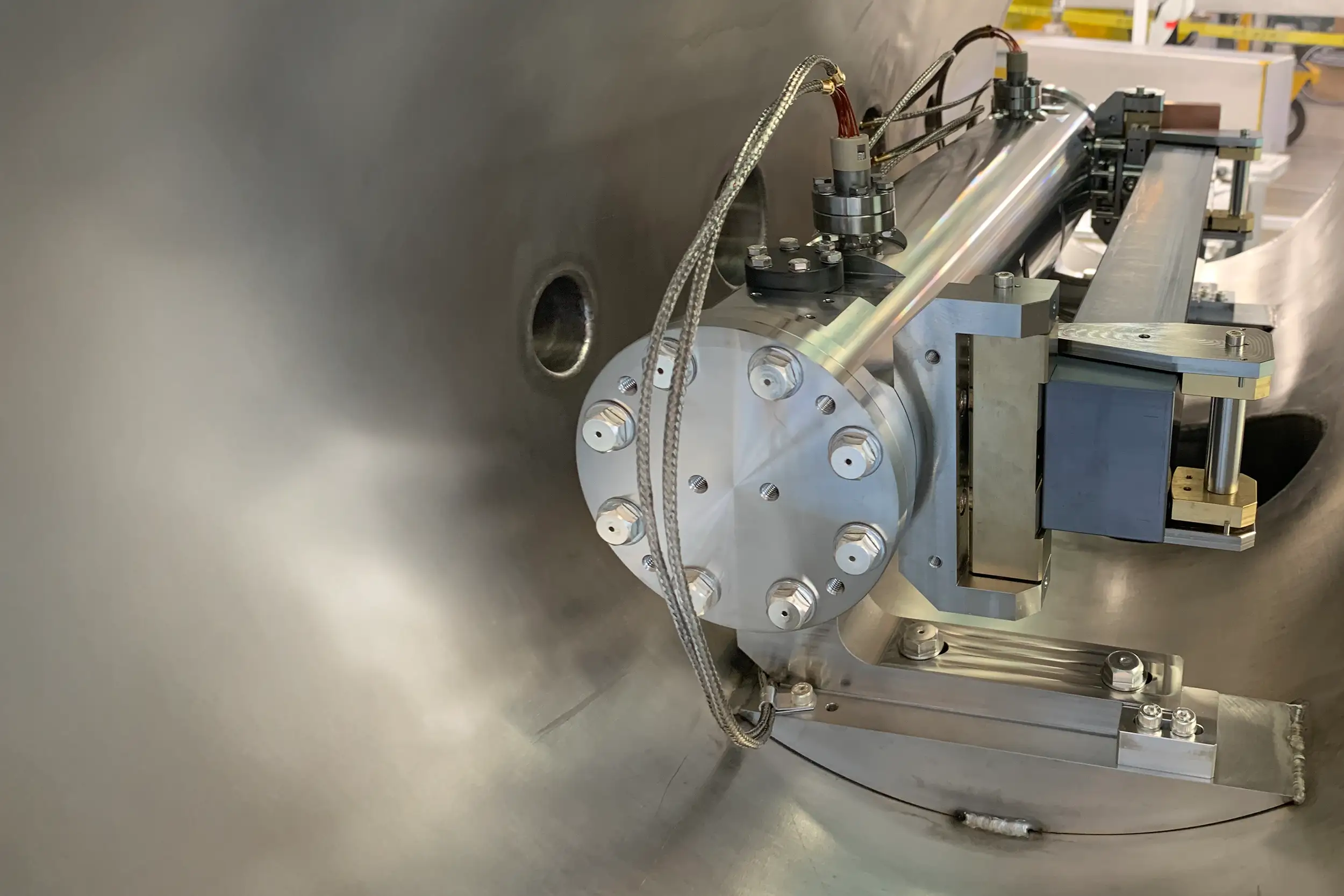https://www.irelec-alcen.com/wp-content/uploads/2024/07/KB-system-for-LRL-CAT-beamline.webp
