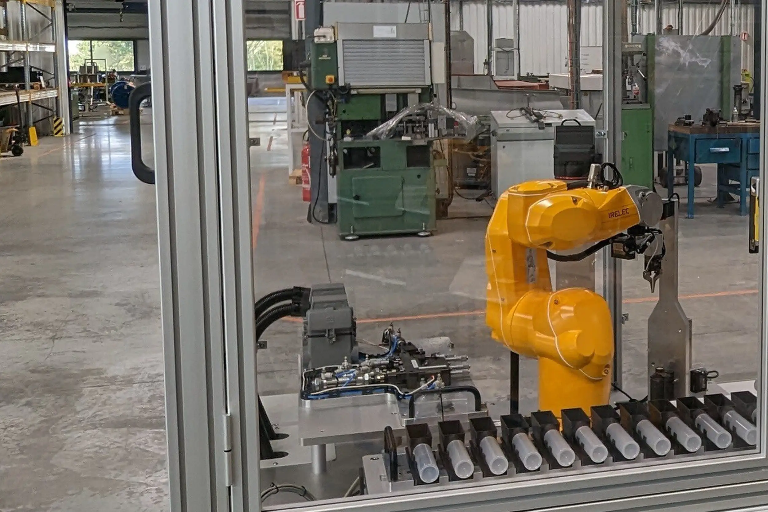 https://www.irelec-alcen.com/wp-content/uploads/2024/08/IRELEC-Robotic-platform-tool-sorting-and-control.webp